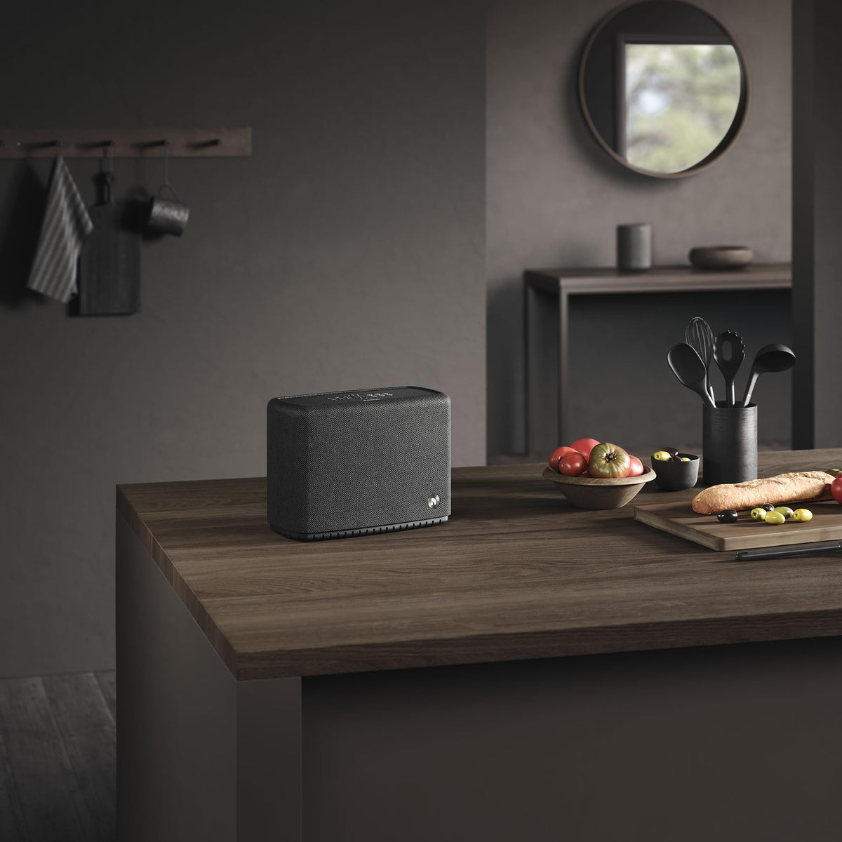Portable WiFi & Bluetooth Multiroom Speaker Black L5092