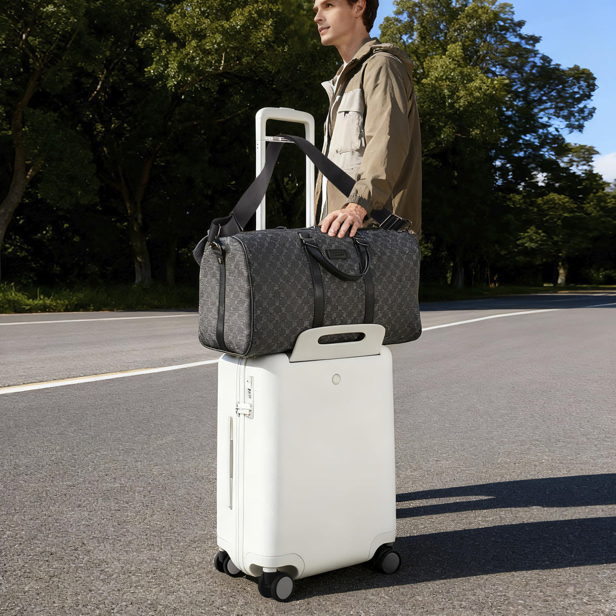 20 Inch Lightweight Hard Shell Carry On Luggage with Spinner Wheels F949